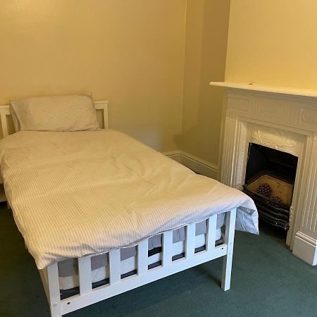 Rooms In A Victorian Comfortable 4-Bedroom House In Milton Keynes Rooms Not En-Suites Wolverton  Kültér fotó