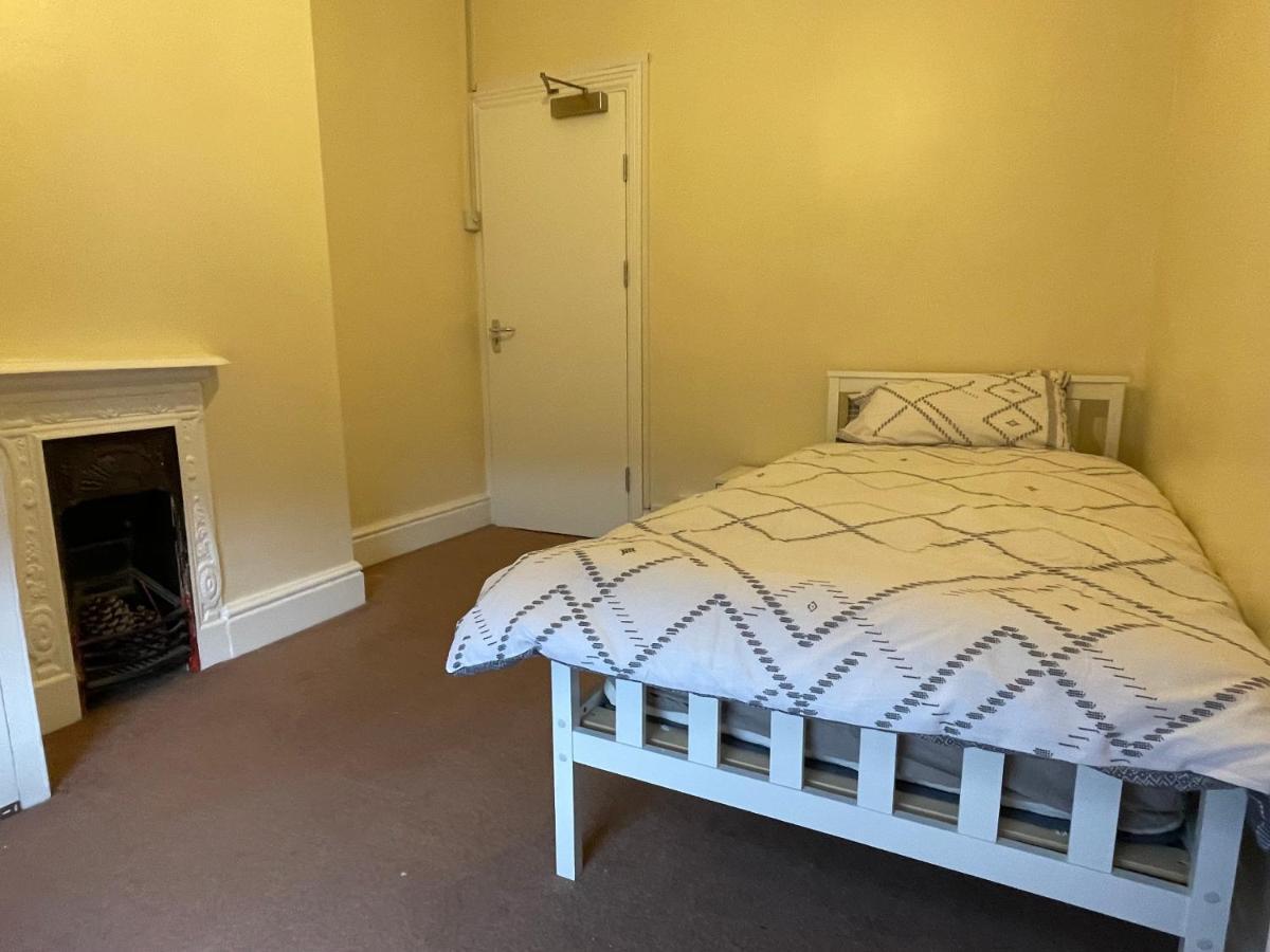 Rooms In A Victorian Comfortable 4-Bedroom House In Milton Keynes Rooms Not En-Suites Wolverton  Kültér fotó