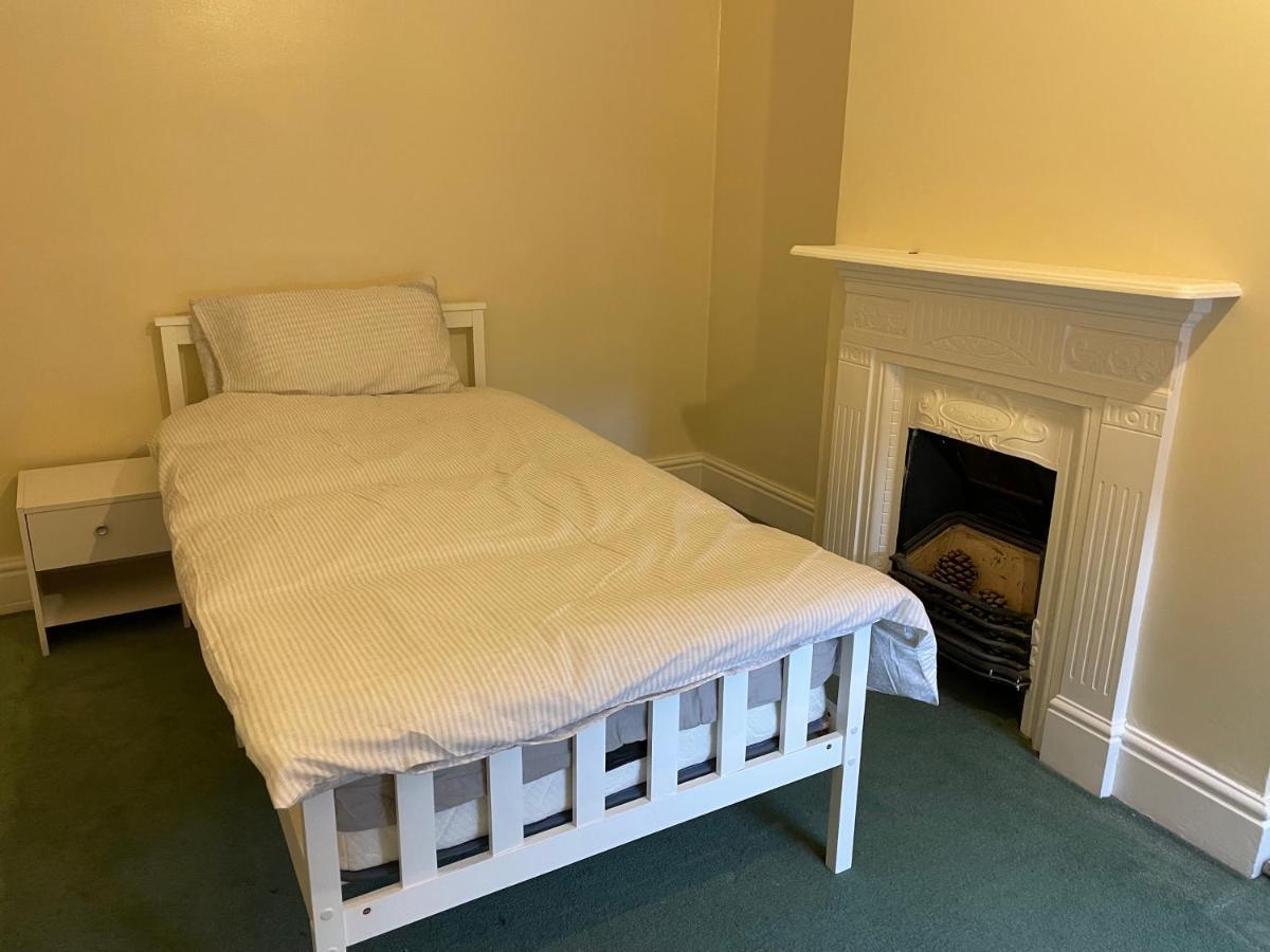 Rooms In A Victorian Comfortable 4-Bedroom House In Milton Keynes Rooms Not En-Suites Wolverton  Kültér fotó